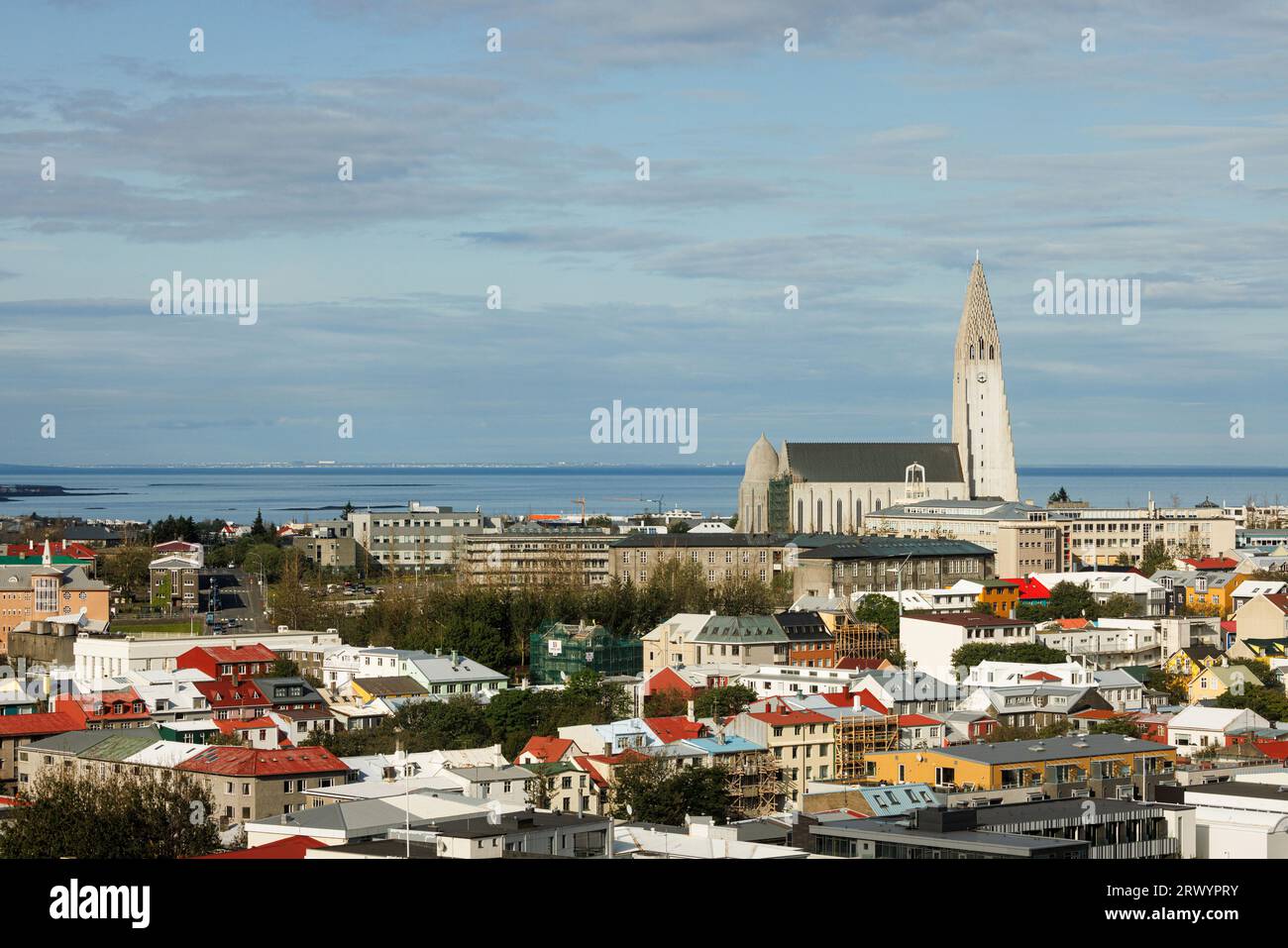 Cattedrale di Hallgrimskirkja e città di Reykjavik , Islanda, Reykjavik Foto Stock
