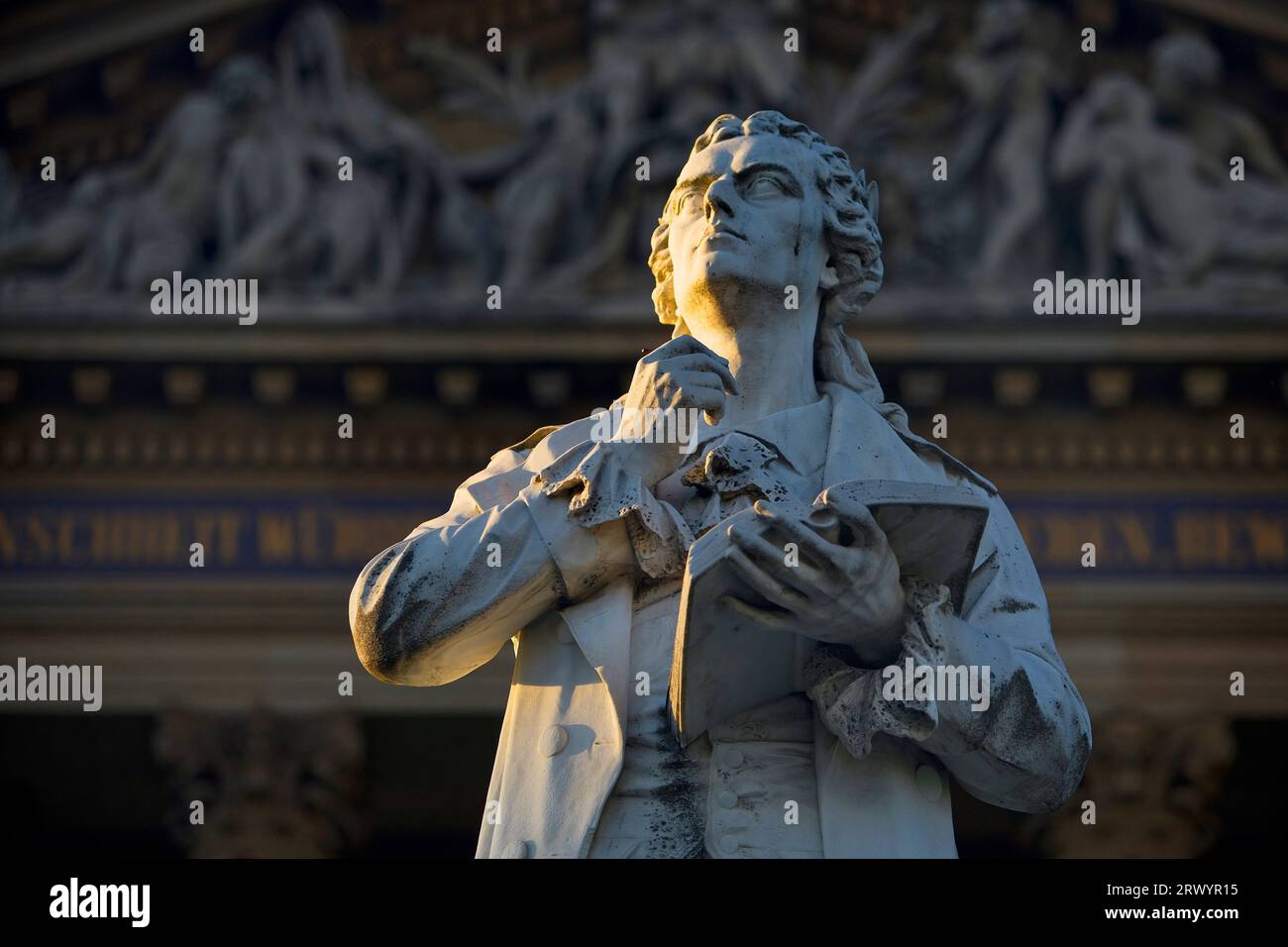 memoriale di Friedrich von Schiller al teatro di Wiesbaden, Germania, Assia, Wiesbaden Foto Stock