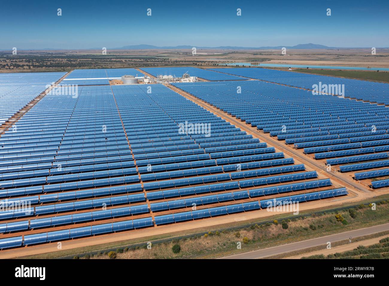 Display fotovoltaico con vaschette paraboliche, Spagna, Estremadura, Madrigalejo Foto Stock