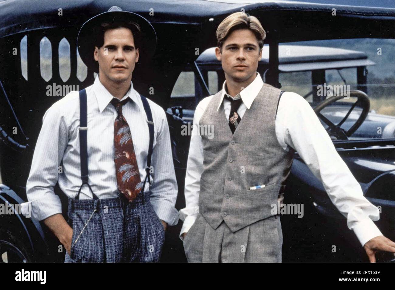 Un FIUME LO ATTRAVERSA nel 1992, film della Columbia Pictures con Brad Pitt a sinistra e Craig Sheffer Foto Stock