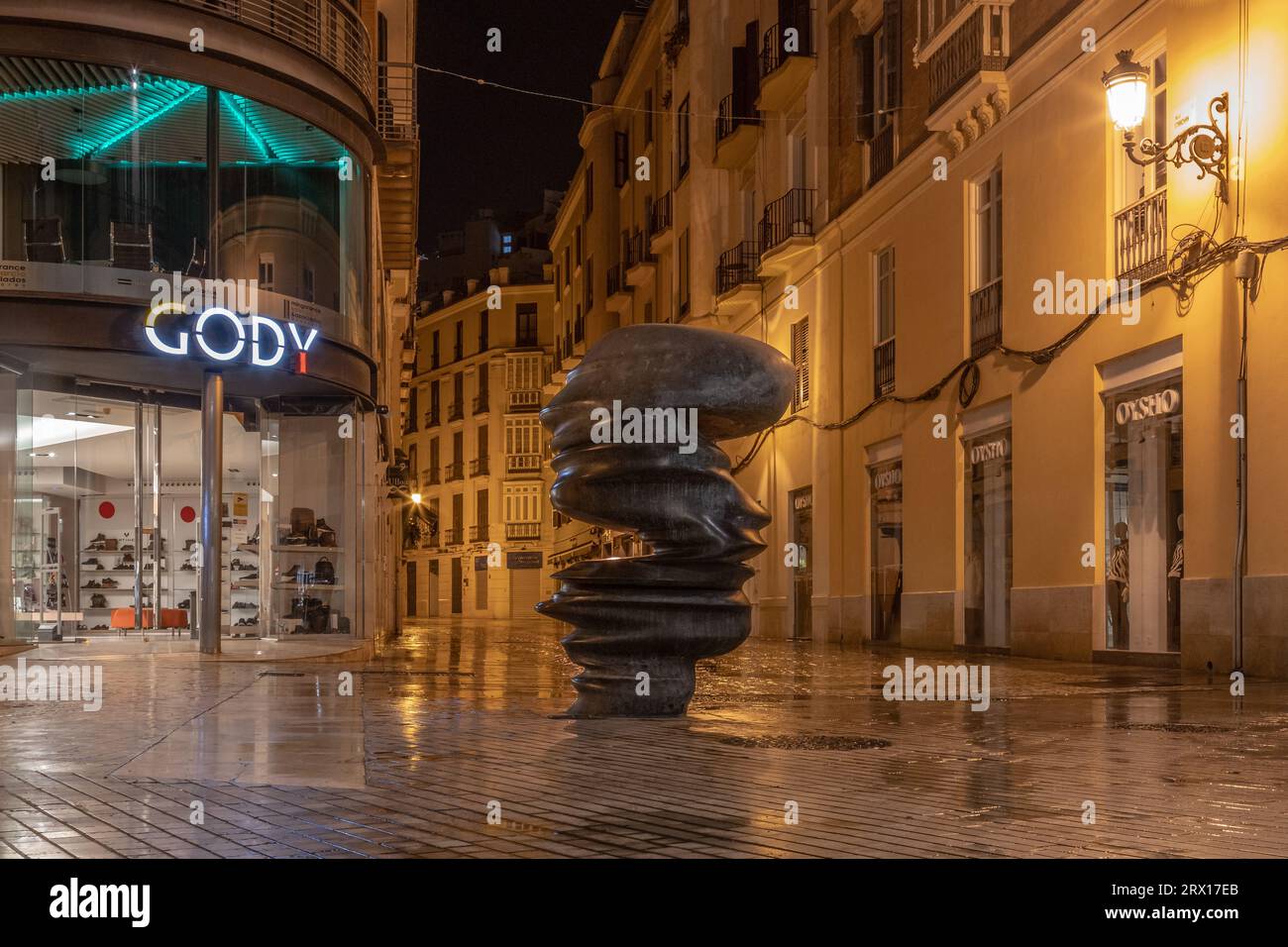 Fantastiche fotografie notturne intorno a Plaza de la Constitucion e via Marques de Larios. Il centro storico di Malaga è vuoto di notte. Malaga Foto Stock