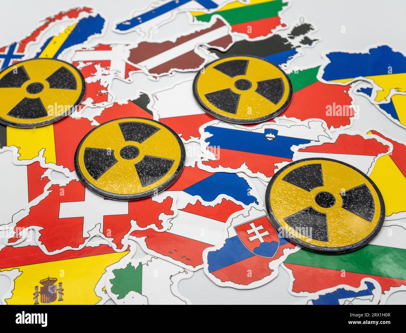 segnali radioattivi nuke sulle mappe nazionali europee Foto Stock