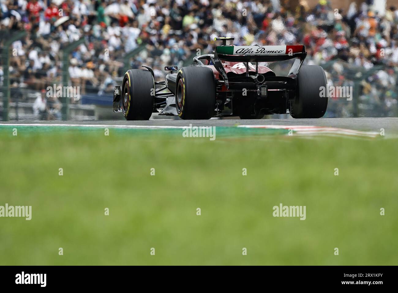 Giappone. 22/09/2023. , 24 ZHOU Guanyu (chi), Alfa Romeo F1 Team puntano C43, azione durante il Gran Premio di Formula 1 Lenovo 2023, sedicesimo round del Campionato Mondiale di Formula 1 2023 dal 22 al 24 settembre 2023 sul Suzuka International Racing Course, a Suzuka. Credito: Agenzia fotografica indipendente/Alamy Live News Foto Stock