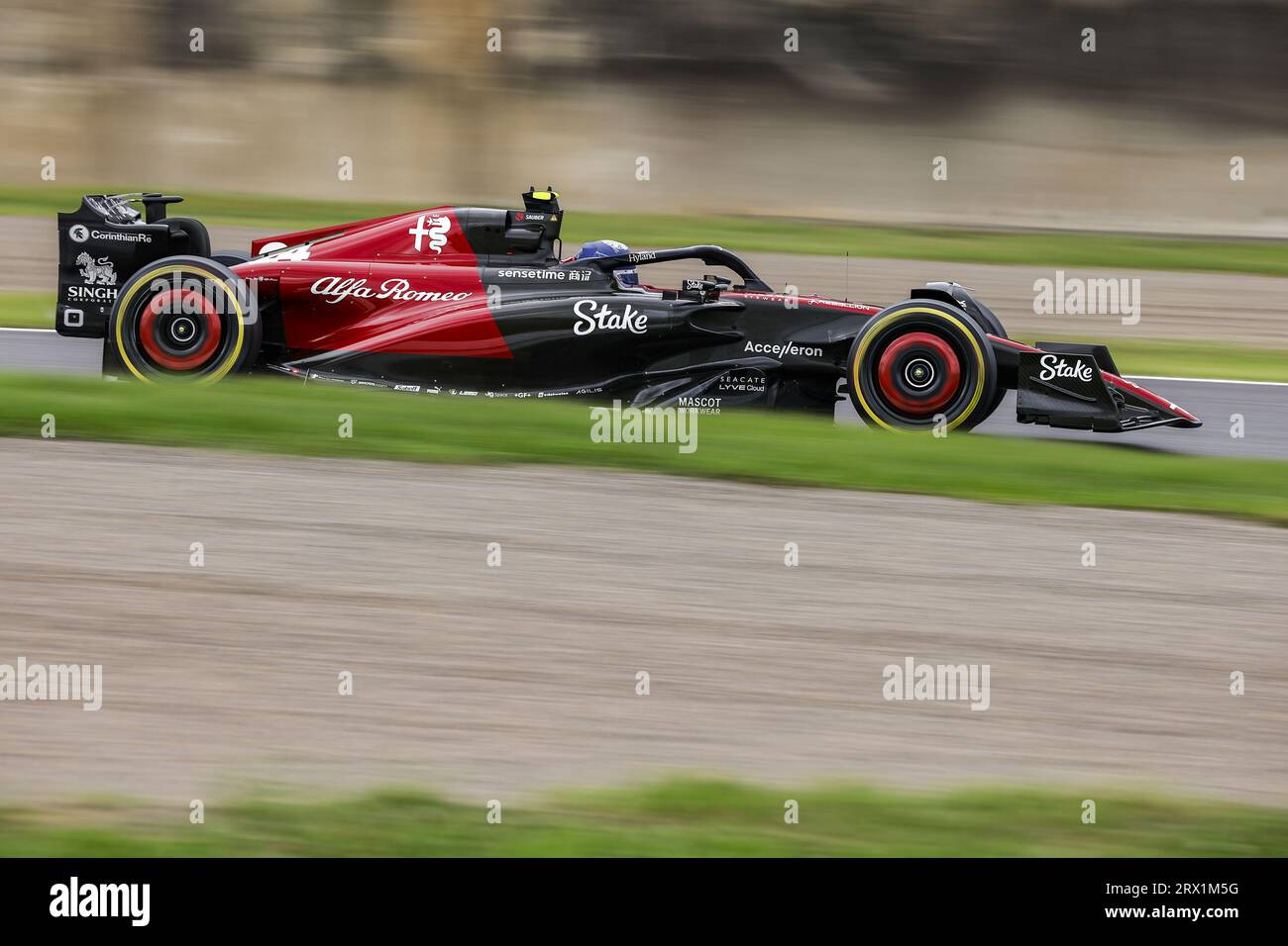 Giappone. 22/09/2023. , 24 ZHOU Guanyu (chi), Alfa Romeo F1 Team puntano C43, azione durante il Gran Premio di Formula 1 Lenovo 2023, sedicesimo round del Campionato Mondiale di Formula 1 2023 dal 22 al 24 settembre 2023 sul Suzuka International Racing Course, a Suzuka. Credito: Agenzia fotografica indipendente/Alamy Live News Foto Stock