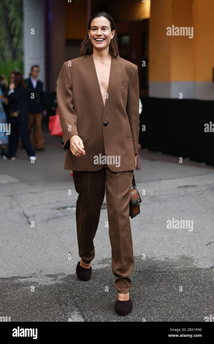 Milano, Italia. 22 settembre 2023. Chiara Baschetti arriva alla sfilata Tod's durante la settimana della moda milanese Primavera/Estate 2024 il 22 settembre 2023 a Milano. Foto di Marco Piovanotto/ABACAPRESS:COM Credit: Abaca Press/Alamy Live News Foto Stock