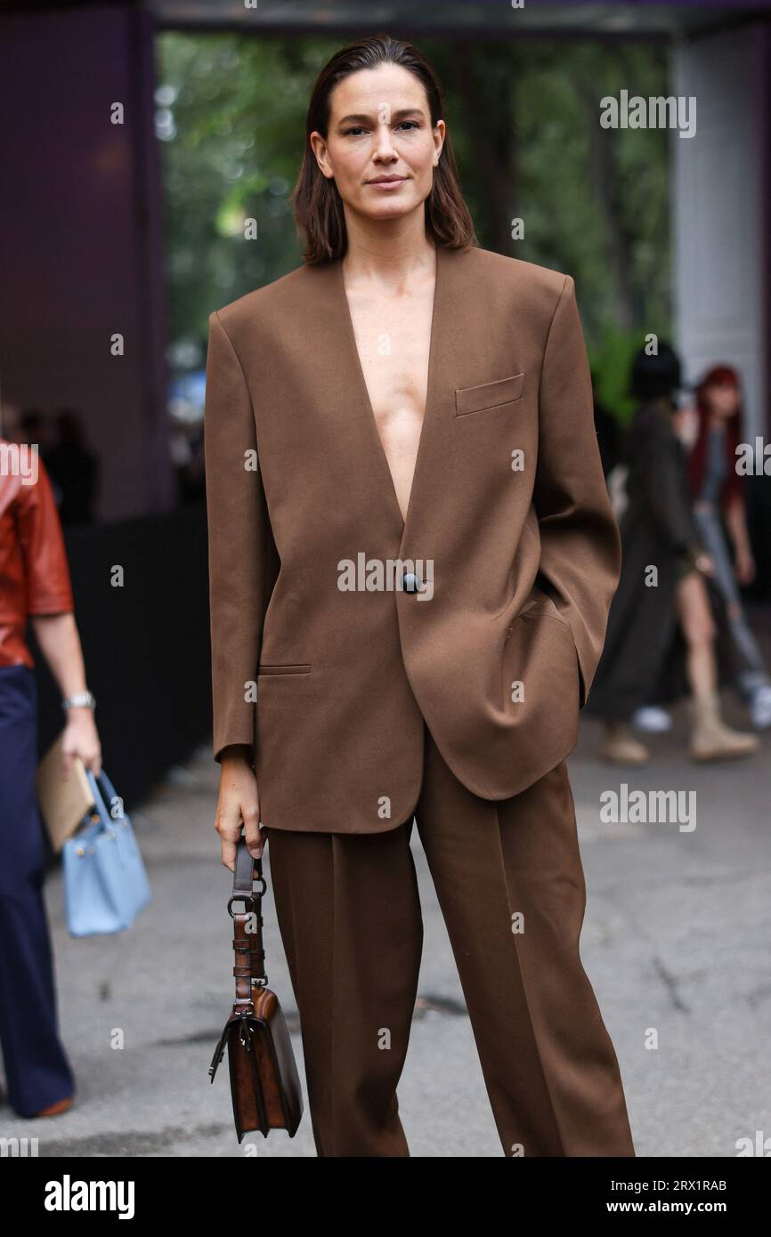 Milano, Italia. 22 settembre 2023. Chiara Baschetti arriva alla sfilata Tod's durante la settimana della moda milanese Primavera/Estate 2024 il 22 settembre 2023 a Milano. Foto di Marco Piovanotto/ABACAPRESS:COM Credit: Abaca Press/Alamy Live News Foto Stock