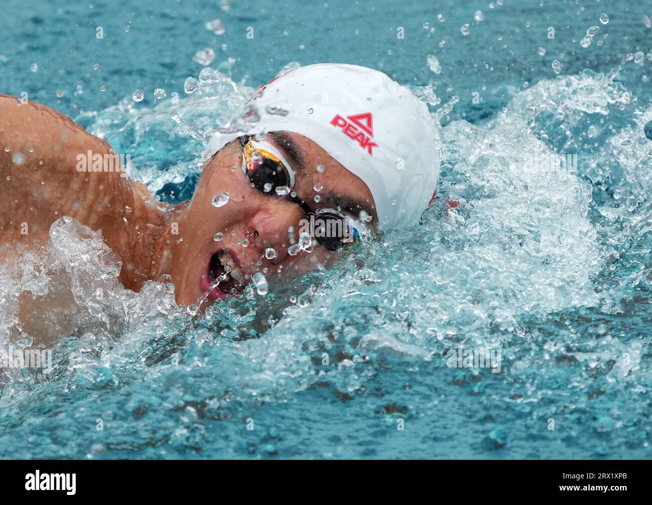 Hangzhou, provincia cinese di Zhejiang. 22 settembre 2023. Luo Shuai della Cina gareggia durante il nuoto maschile del Pentathlon moderno ai diciannovesimi Giochi asiatici di Hangzhou, nella provincia dello Zhejiang, nella Cina orientale, il 22 settembre 2023. Credito: WAN Xiang/Xinhua/Alamy Live News Foto Stock