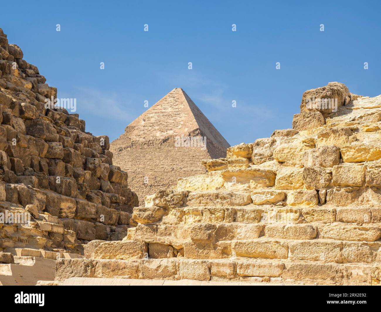 Piramide di Khafre, sito patrimonio dell'umanità dell'UNESCO, vicino al Cairo, Egitto, Nord Africa, Africa Foto Stock