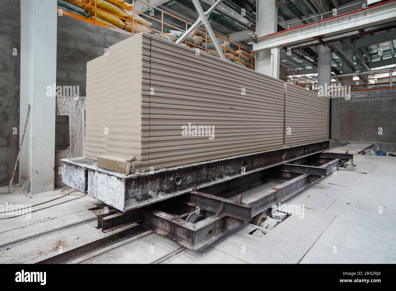 Nuovi materiali edili sulla linea di produzione - pannelli di partizione leggeri, Cina settentrionale Foto Stock