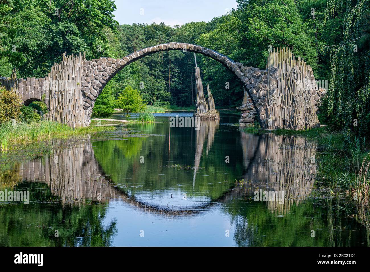 Rakotzbrucke (Ponte del Diavolo), Kromlau Azalea e Rhododendron Park, Gablenz, Sassonia, Germania, Europa Foto Stock