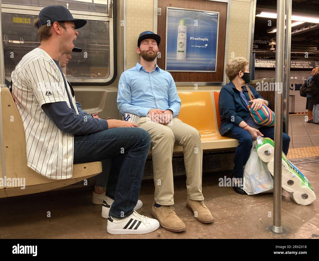 Il 20 settembre 2023, una nave della metropolitana a New York. (© Frances M. Roberts) Foto Stock