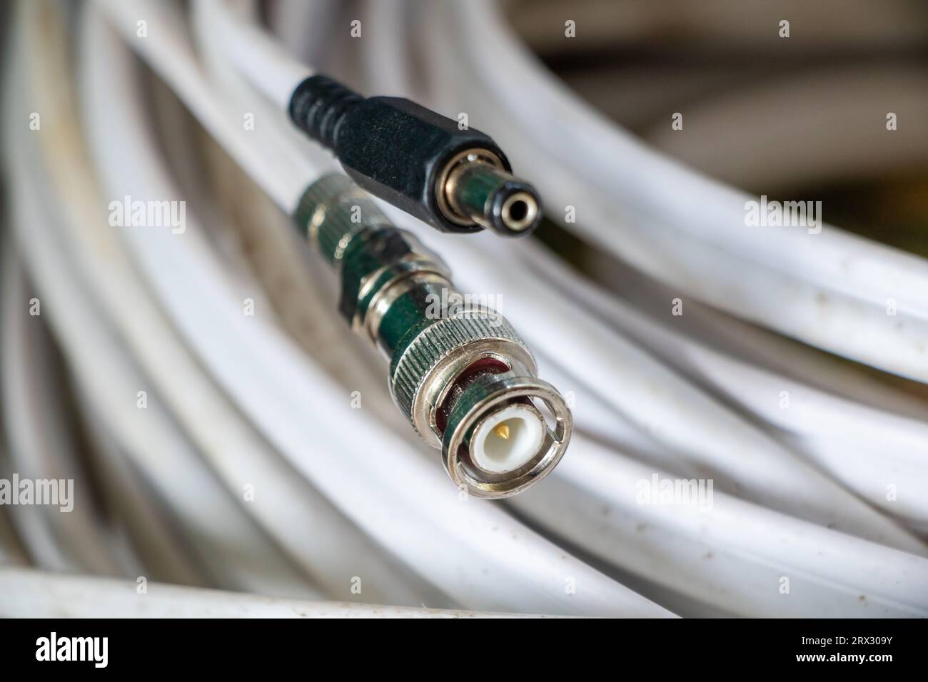 Cavo per connettori coassiali per trasmissione TV, CCTV Foto Stock