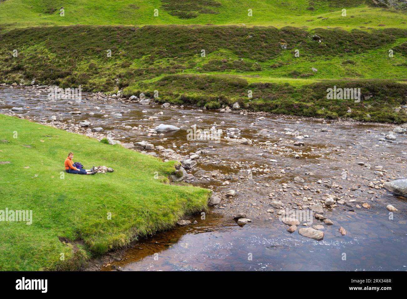 Glen Tilt è un cracker di una Glen che corre a nord da Blair Atholl per circa 30 km di profondità nel Parco Nazionale di Cairngorm. Foto Stock