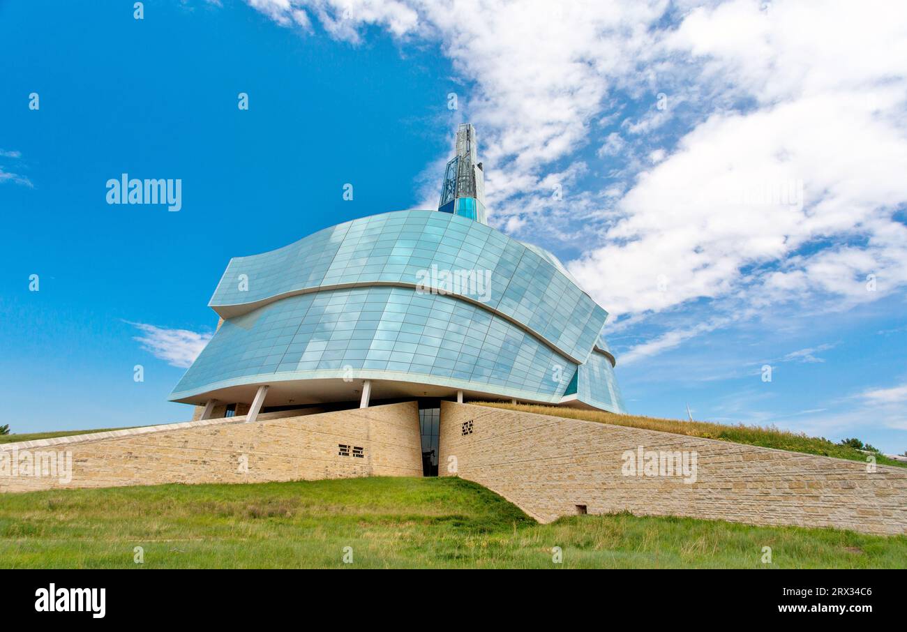 Il Canadian Museum for Human Rights, aperto nel 2014, ha vinto premi per la sua architettura, Winnipeg, Manitoba, Canada, Nord America Foto Stock