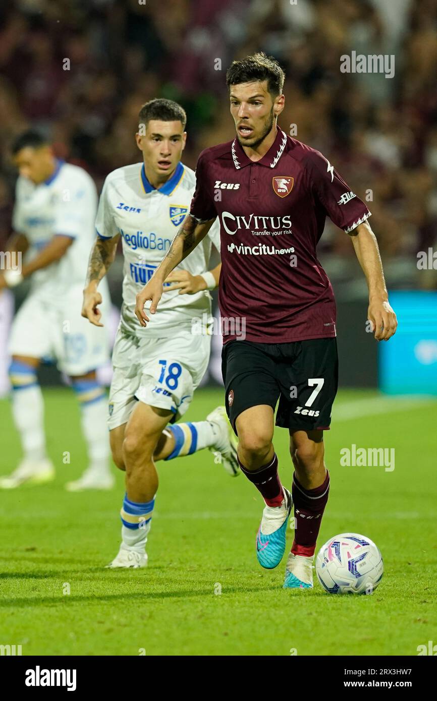 Salerno, Italia. 22 settembre 2023. Foto da sinistra a destra, Matias Soul, Agust’n Martegani in azione durante la partita di calcio di serie A italiana US Salernitana vs Frosinone calcio. Crediti: Mario Taddeo/Alamy Live News Foto Stock