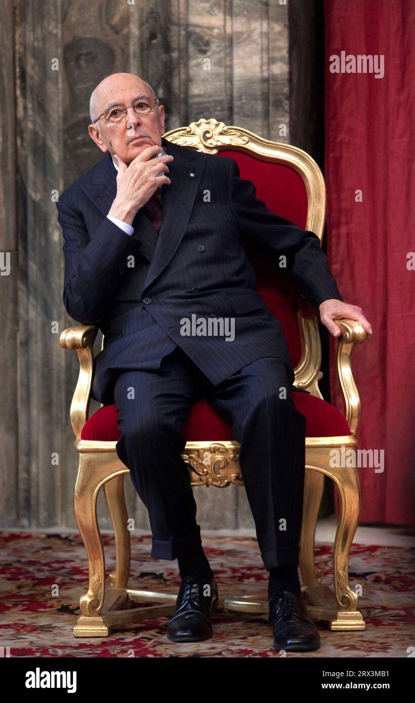 Città del Vaticano, italiano. 8 giugno 2013. Presidente della repubblica Italiana Giorgio Napolitano durante la sua visita in Vaticano l'8 giugno 2013 Credit: dpa/Alamy Live News Foto Stock