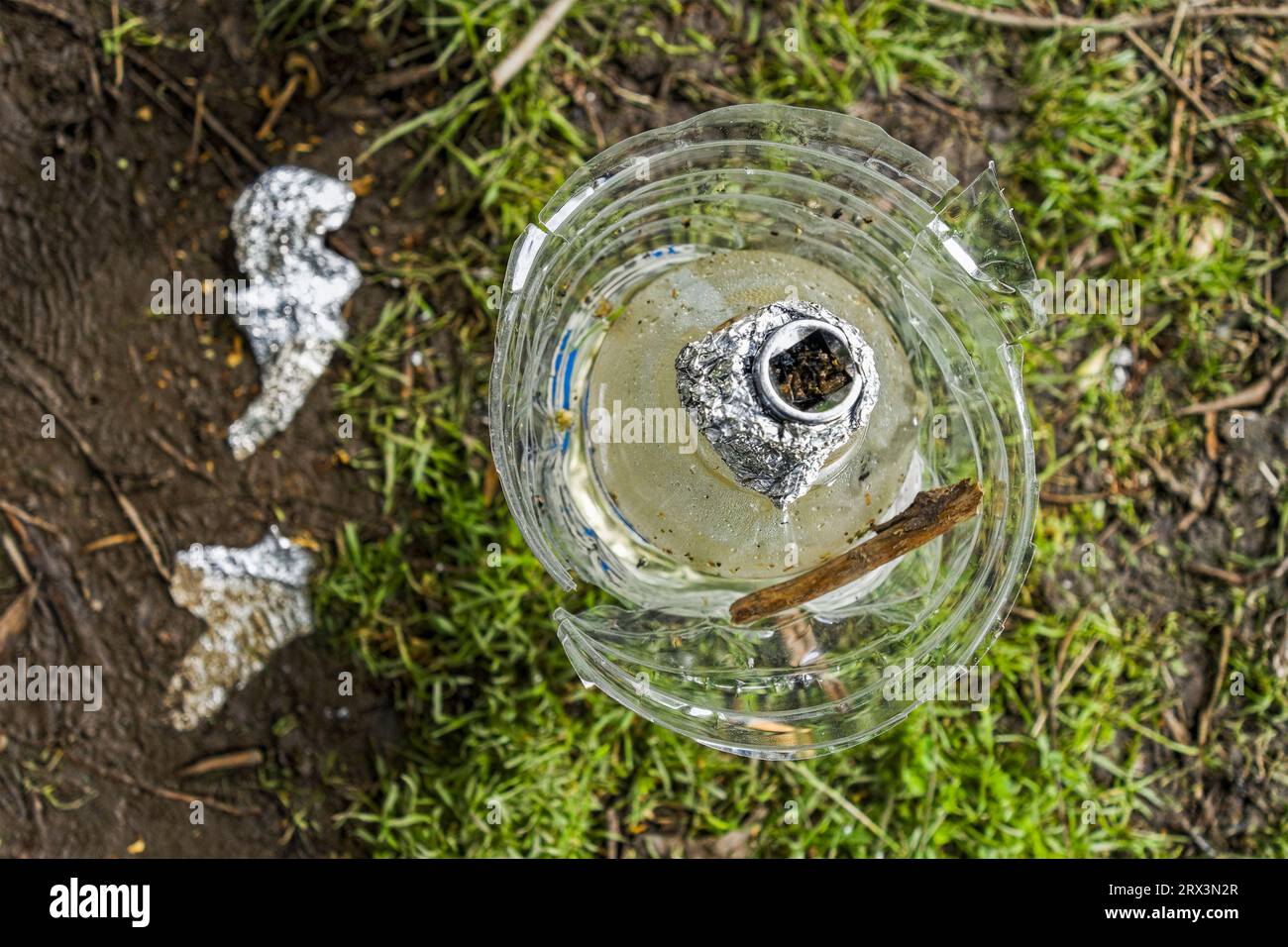 I bong a gravità sono spesso utilizzati per l'uso di cannabis. Foto Stock