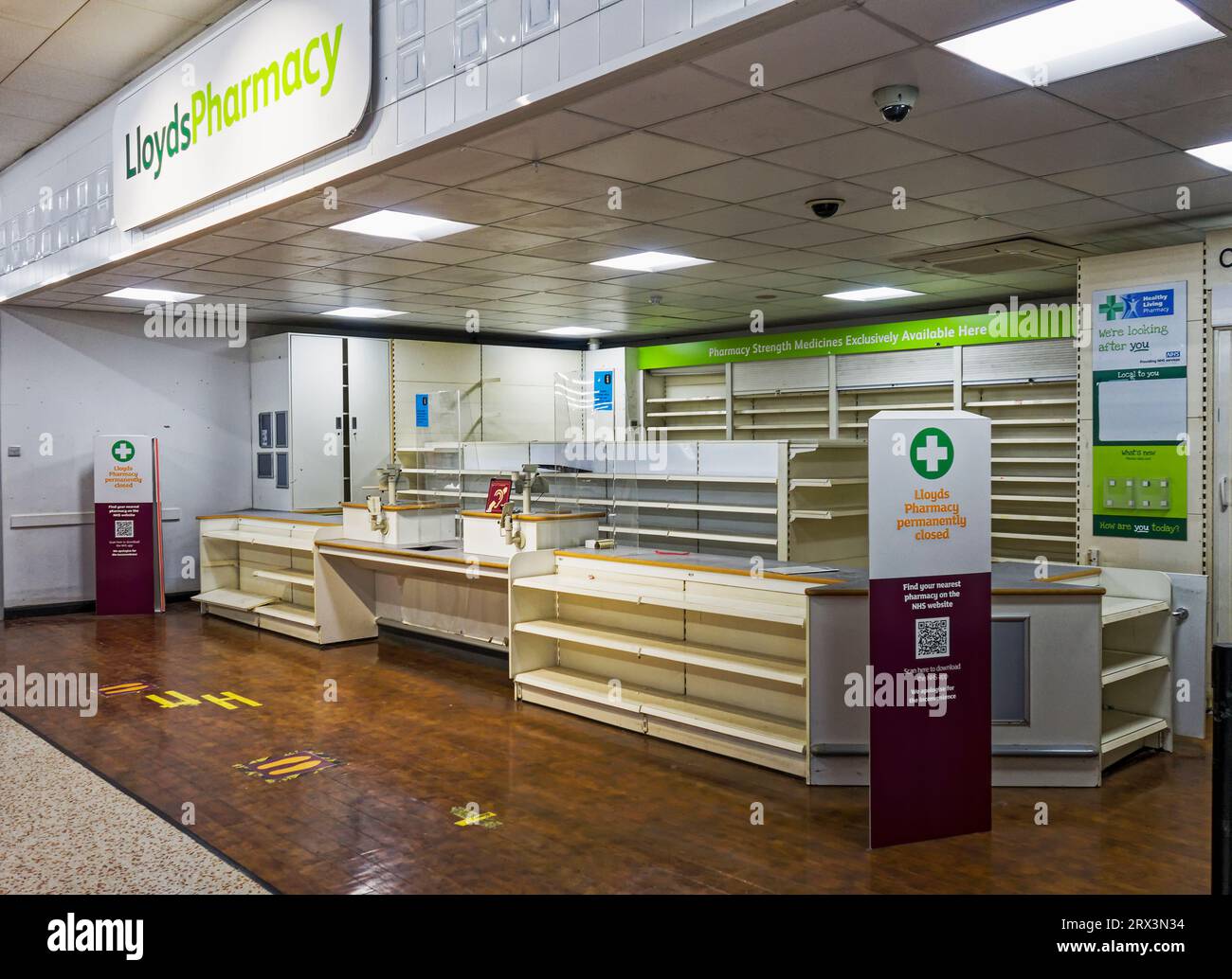 237 negozi di farmacia Lloyds chiudono nei negozi di Sainsbury, nel 2023, a seguito dell'acquisizione della società madre di Lloyds McKesson UK da parte di multinazionali private Foto Stock