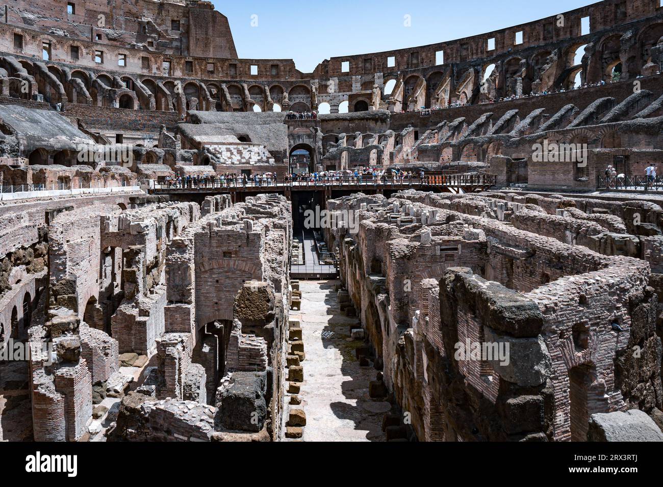Vista di un antico anfiteatro del Colosseo, a Roma, Italia Foto Stock