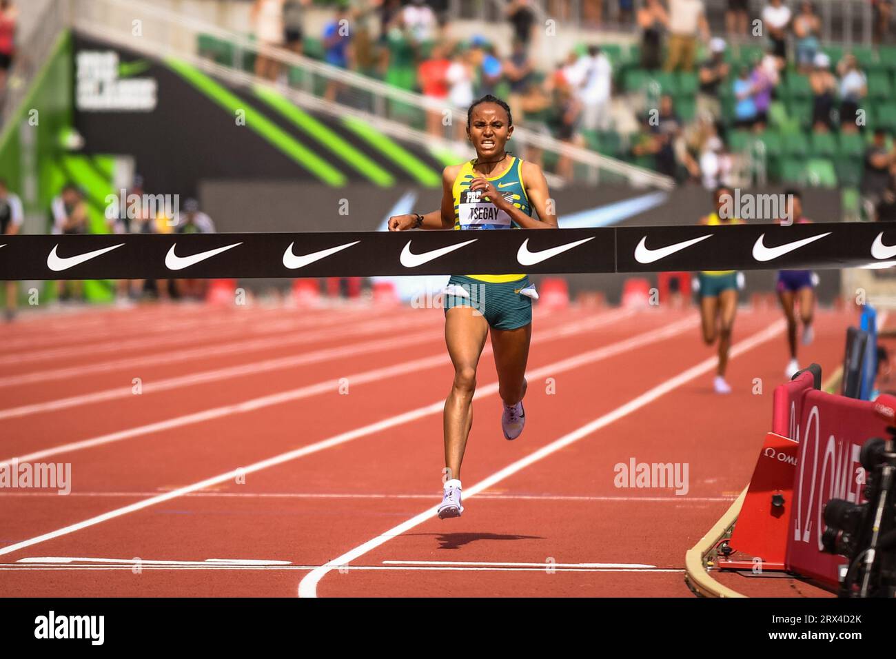 Gudaf Tsegay (ETH) vince i 5000 m con un record mondiale in 14:00,21, ai campionati Diamond League nella Pre-Classic di domenica 17 settembre 2023, Foto Stock