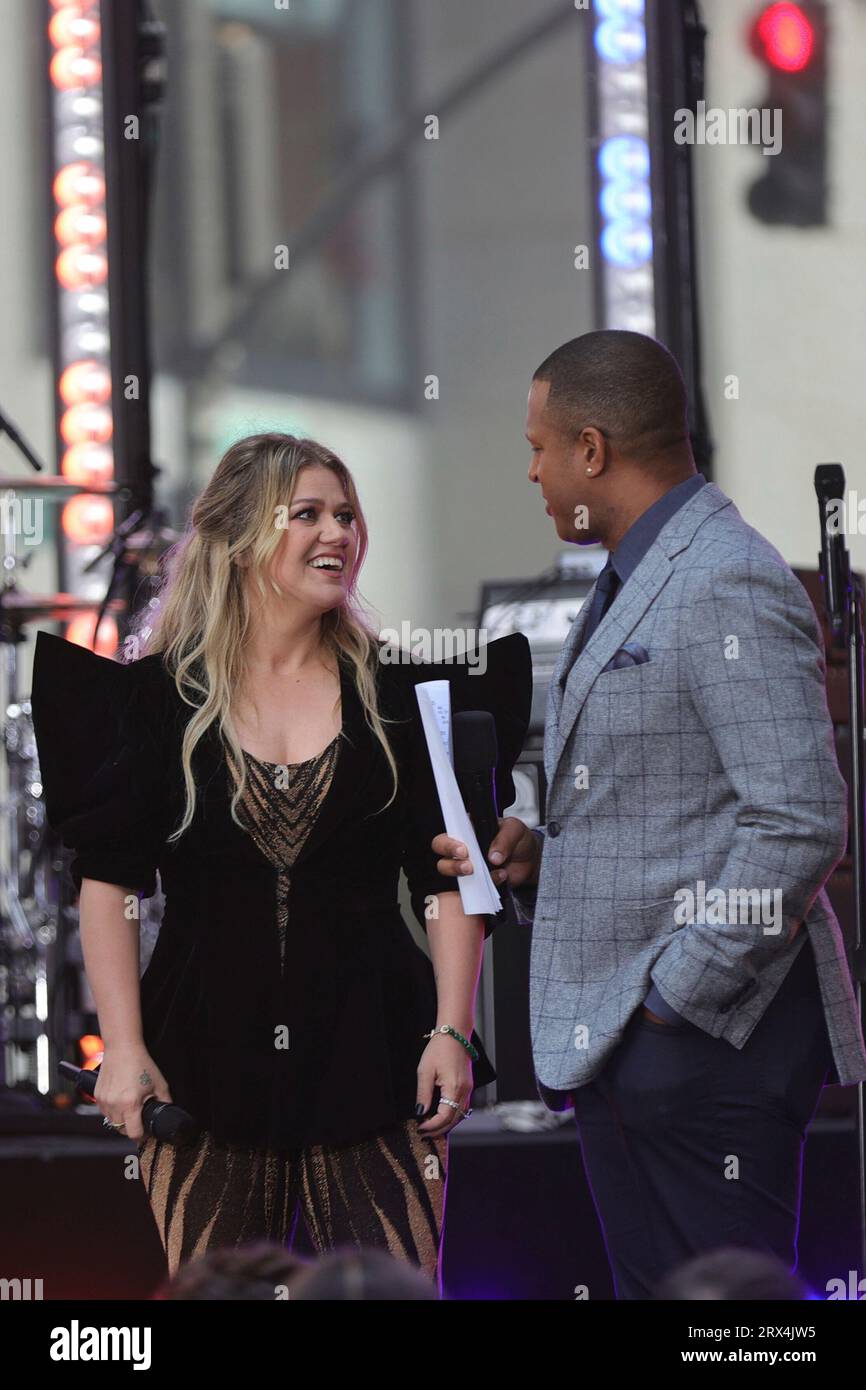 Rockefeller Center, New York, USA, 20 settembre 2023 - Kelly Clarkson si esibisce al Today Show Today a New York City. Foto: Luiz Rampelotto/EuropaNewswire Foto Stock