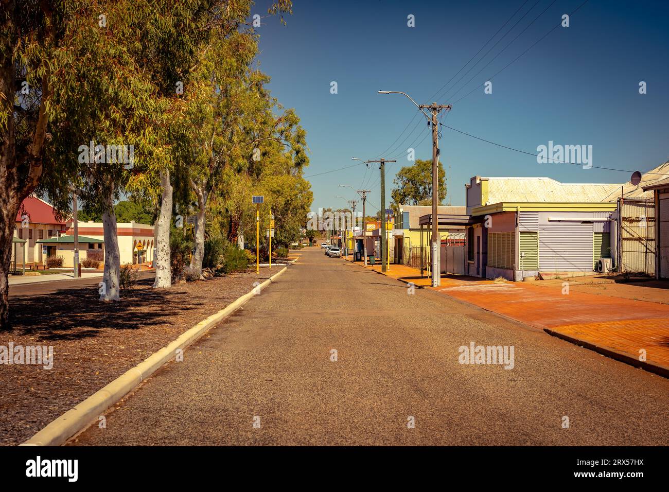 Mullewa, WA, Australia - strada cittadina locale Foto Stock
