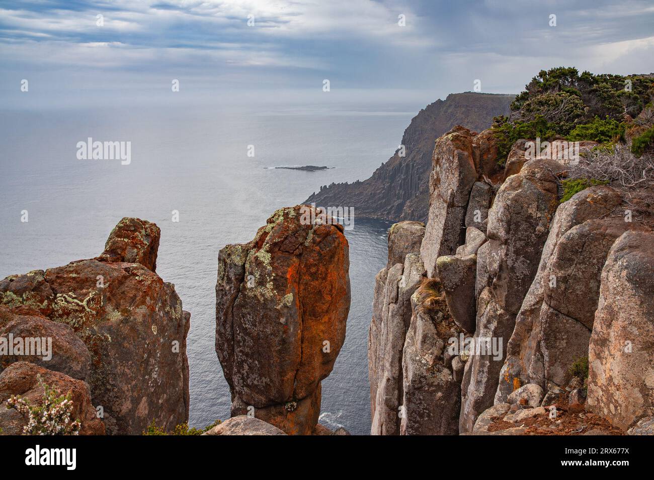 Fantastiche vedute lungo il sentiero escursionistico di Cape Raoul, Tasmania, Australia Foto Stock