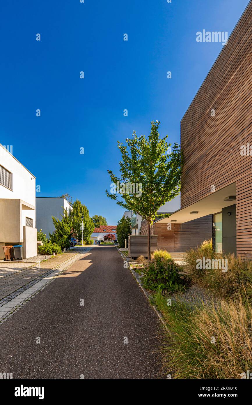 Germania, Baden-Wurttemberg, Esslingen, moderne case suburbane in estate Foto Stock