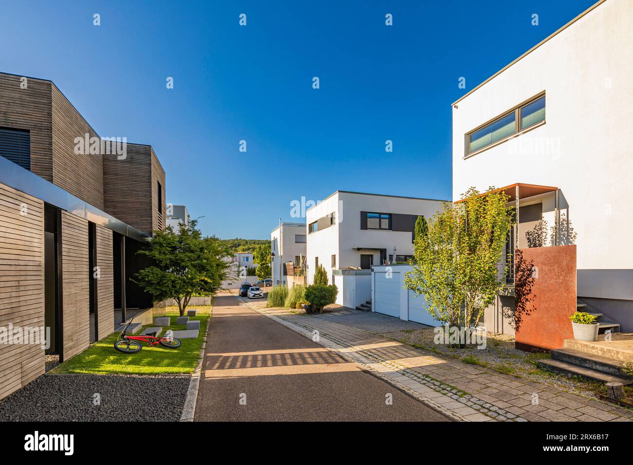 Germania, Baden-Wurttemberg, Esslingen, moderne case suburbane in estate Foto Stock