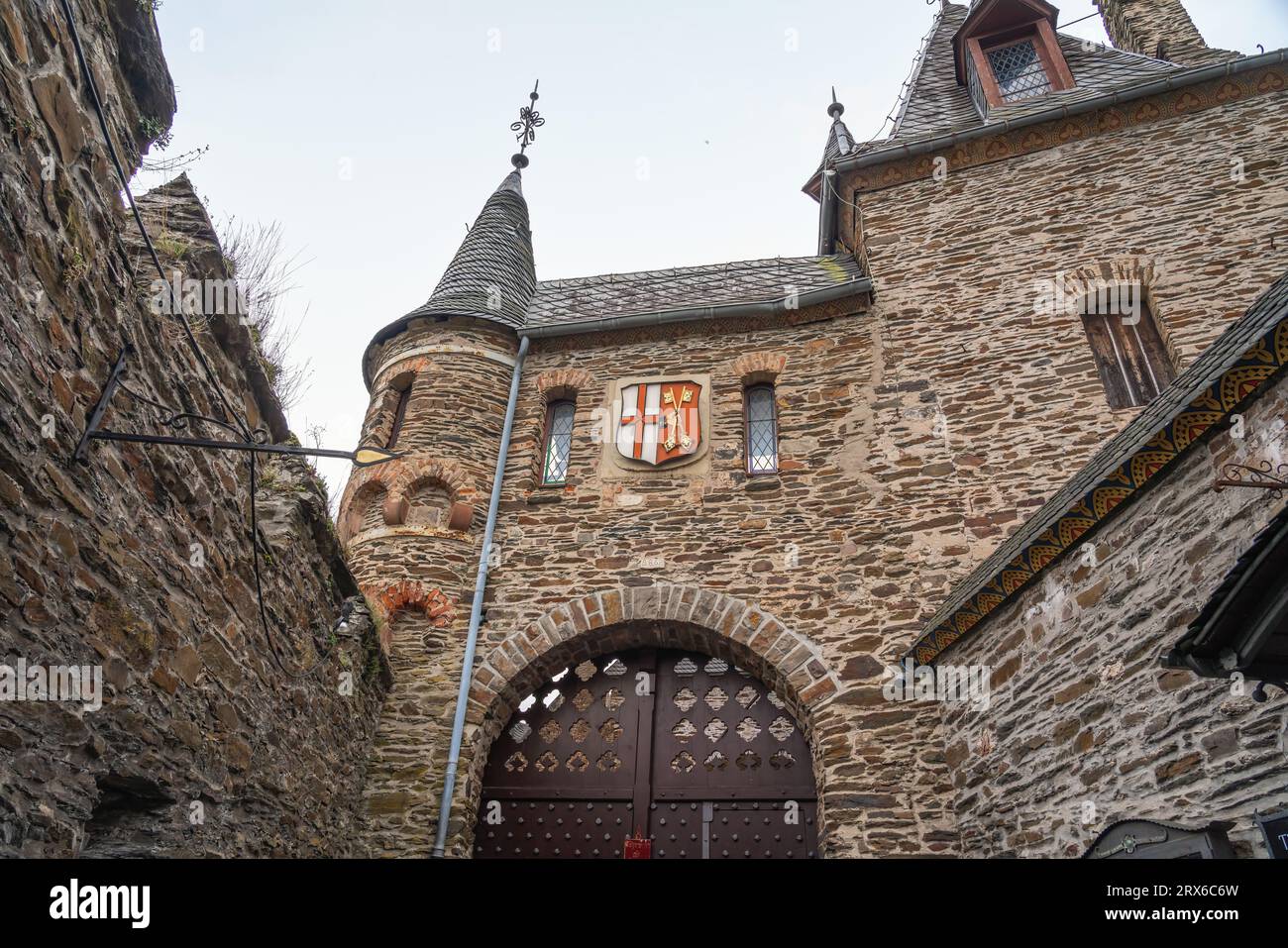 Stemma di Cochem all'ingresso del castello di Cochem - Cochem, Germania Foto Stock