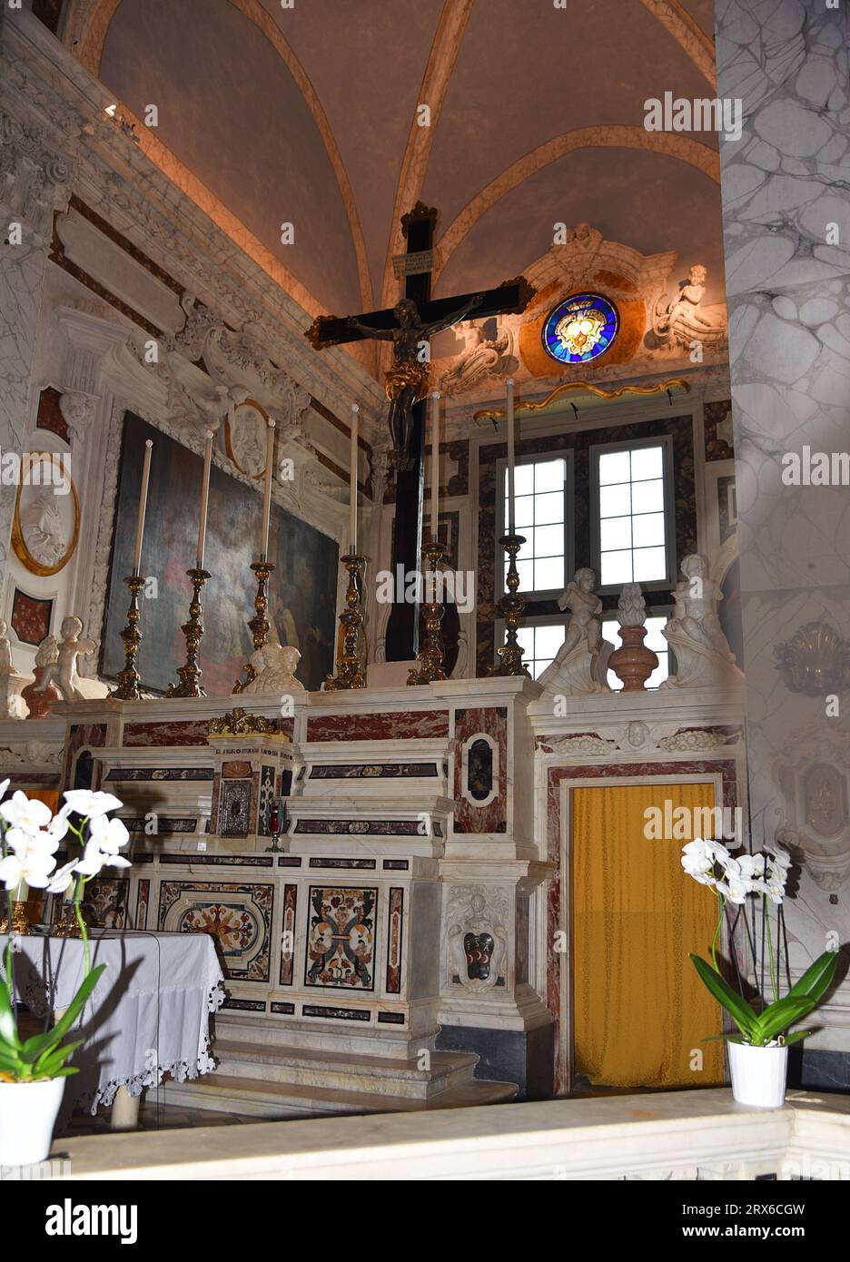 Pisa, Italia. 16 settembre 2023. L'interno della Chiesa di santa del Carmine. Foto di alta qualità Foto Stock