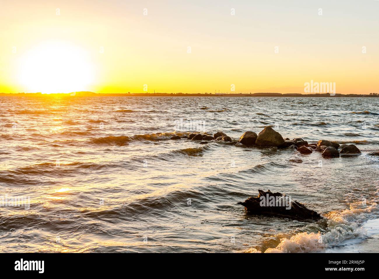 Germania, Meclemburgo-Vorpommern, costa del Mar Baltico al tramonto Foto Stock