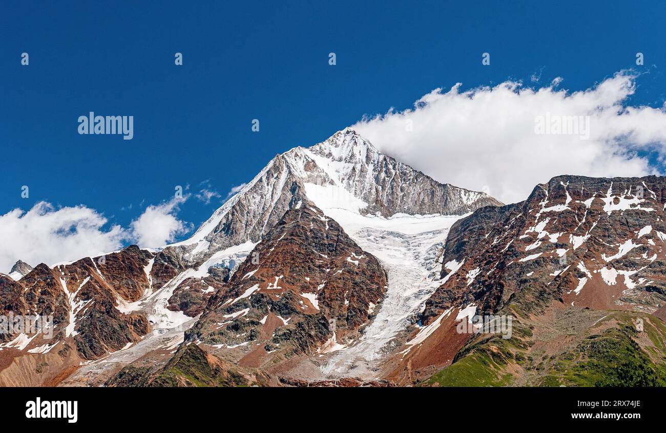 Cima del Bietschhorn nelle alpi svizzere Foto Stock