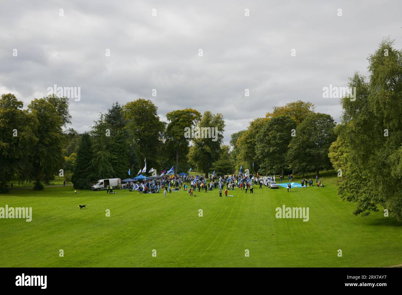 Falkirk Scotland, Regno Unito 23 settembre 2023. Centinaia di sostenitori dell'indipendenza prendono parte a una marcia e a una manifestazione per l'indipendenza scozzese. credit sst/alamy live news Foto Stock