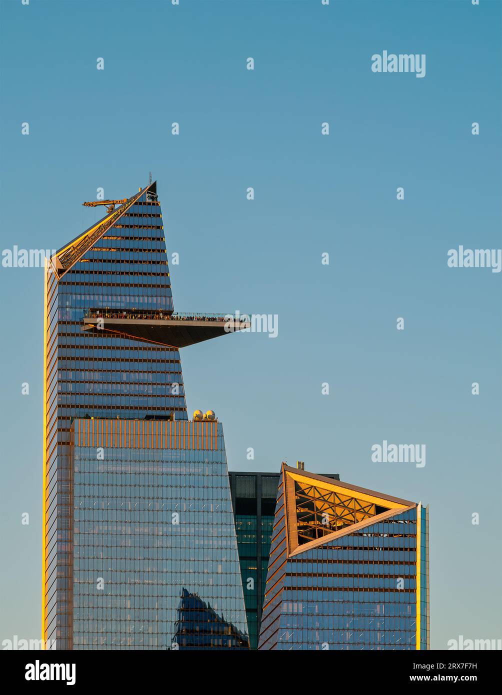 Il bordo è un alto grattacielo nella città di New York, Manhattan Chelsea Side. C'è una famosa piattaforma di osservazione da cui è visibile tutta Manhattan. Foto Stock