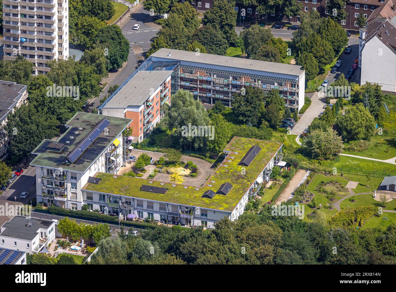 Veduta aerea, casa multifamiliare come complesso residenziale senza barriere architettoniche di più generazioni, Straße des Bohrhammers, Herne-Süd, Herne, zona della Ruhr, Reno settentrionale Foto Stock