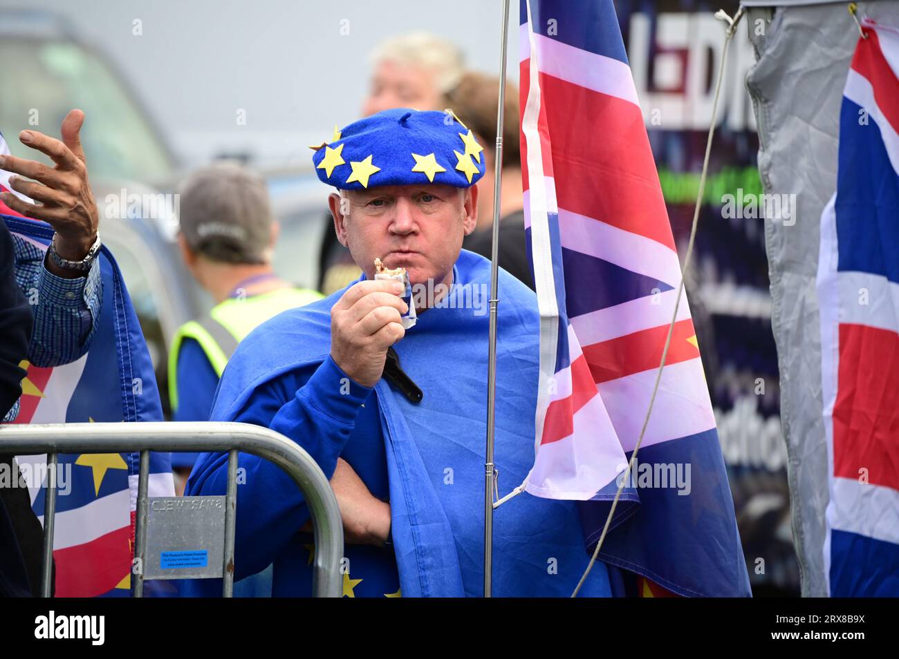 Parliament Square, Londra, Regno Unito. 23 settembre 2023. National si ricongiunge al raduno di marzo II in piazza del Parlamento. Ci sono notizie che dicono che la Gran Bretagna potrebbe rientrare nell'Unione europea come "membro associato" secondo i piani della Francia e della Germania per l'espansione del blocco. Credito: Vedere li/Picture Capital/Alamy Live News Foto Stock