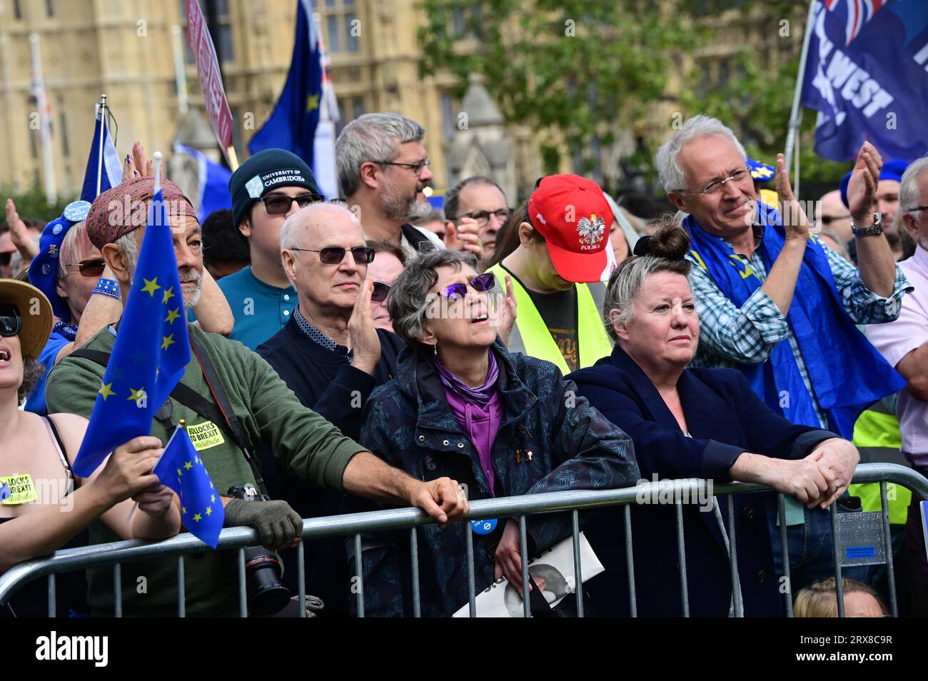 Parliament Square, Londra, Regno Unito. 23 settembre 2023. National si ricongiunge al raduno di marzo II in piazza del Parlamento. Ci sono notizie che dicono che la Gran Bretagna potrebbe rientrare nell'Unione europea come "membro associato" secondo i piani della Francia e della Germania per l'espansione del blocco. Credito: Vedere li/Picture Capital/Alamy Live News Foto Stock