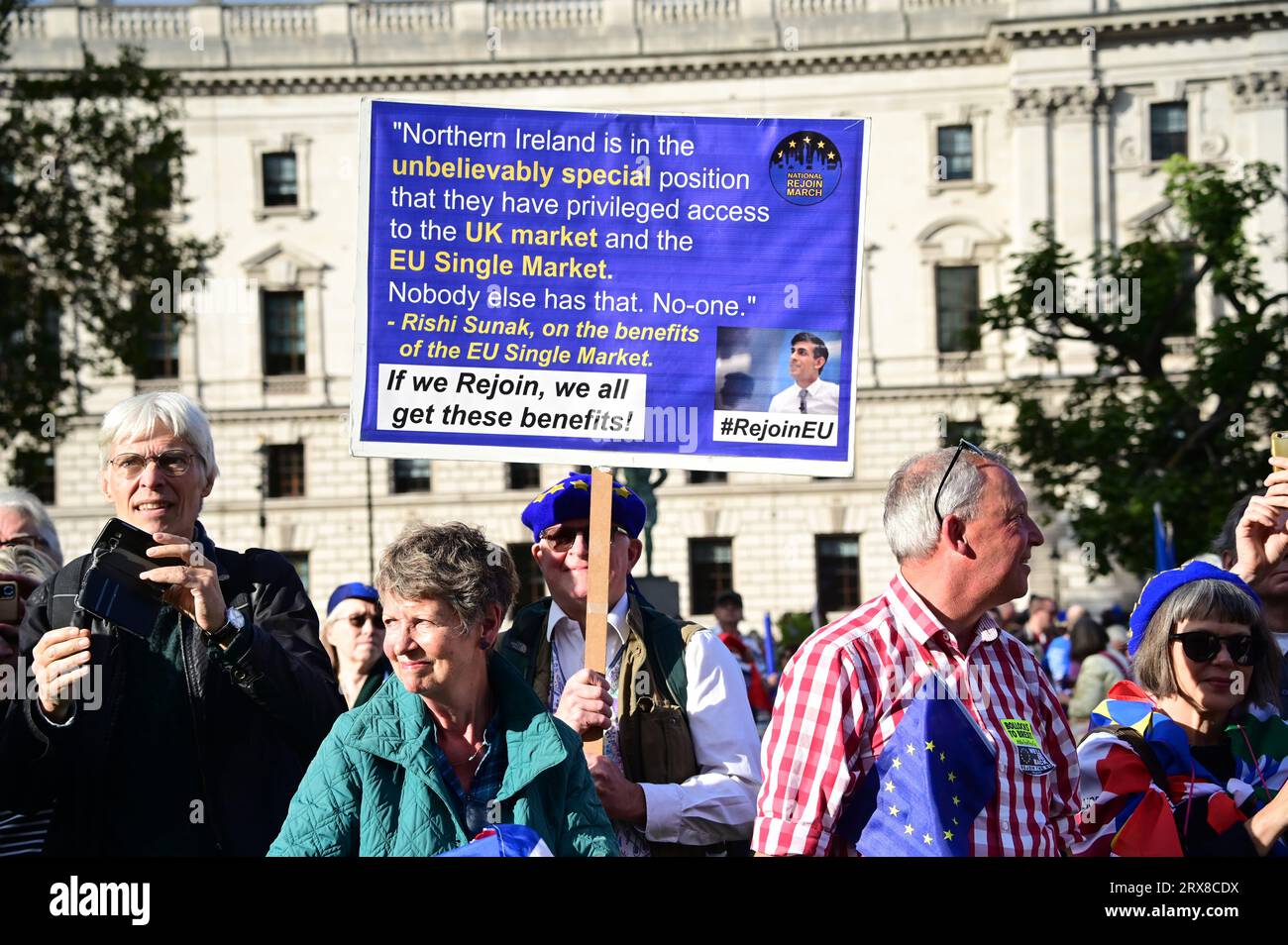 Parliament Square, Londra, Regno Unito. 23 settembre 2023. National si ricongiunge al raduno di marzo II in piazza del Parlamento. Ci sono notizie che dicono che la Gran Bretagna potrebbe rientrare nell'Unione europea come "membro associato" secondo i piani della Francia e della Germania per l'espansione del blocco. Credito: Vedere li/Picture Capital/Alamy Live News Foto Stock