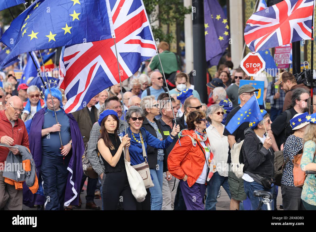 Londra, Regno Unito. 23 settembre 2023. I sostenitori pro-UE si sono Uniti alla ricongiungimento nazionale di marzo mentre la campagna per ricongiungersi all'Unione europea si rafforza. Furono lanciati cartelli e bandiere provenienti da tutta la Gran Bretagna e l'Europa. Credito : Monica Wells/Alamy Live News Foto Stock