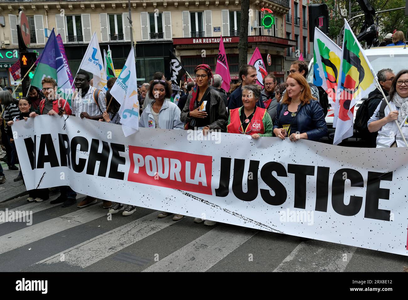 Assa Traoré était en tête de la marche pour la Justice, contre les Violences policières entre gare du nord et la Place clichy Foto Stock