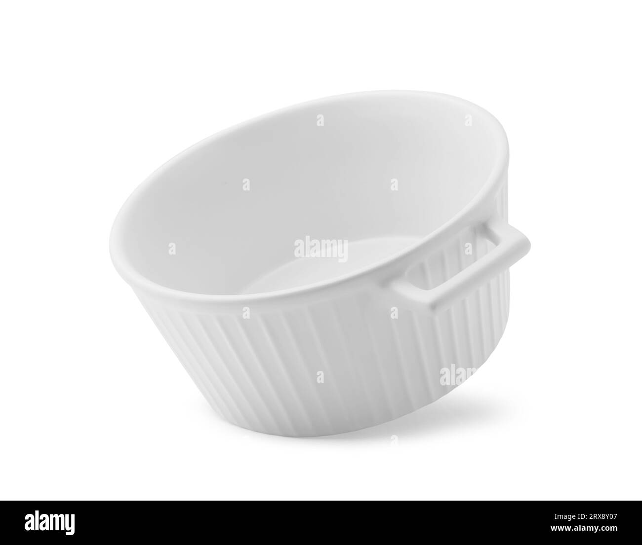 Un recipiente in ceramica vuoto isolato su bianco Foto Stock