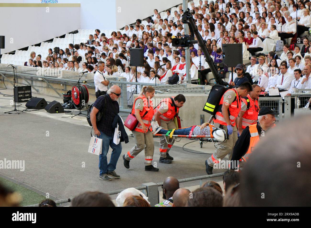 Papa Francesco a Marsiglia, malattia nello stadio Foto Stock