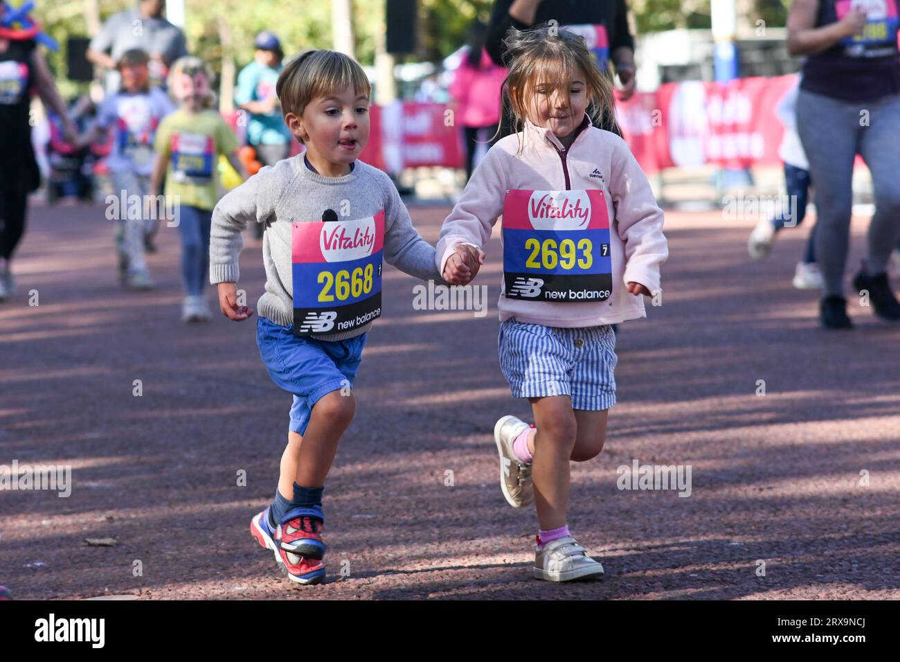 Londra, Regno Unito. 23 settembre 2023. Il Vitality Westminster Mile del 2023 segna il decimo anniversario dell'evento olimpico del 2012 al Green Park. Credito: Vedere li/Picture Capital/Alamy Live News Foto Stock