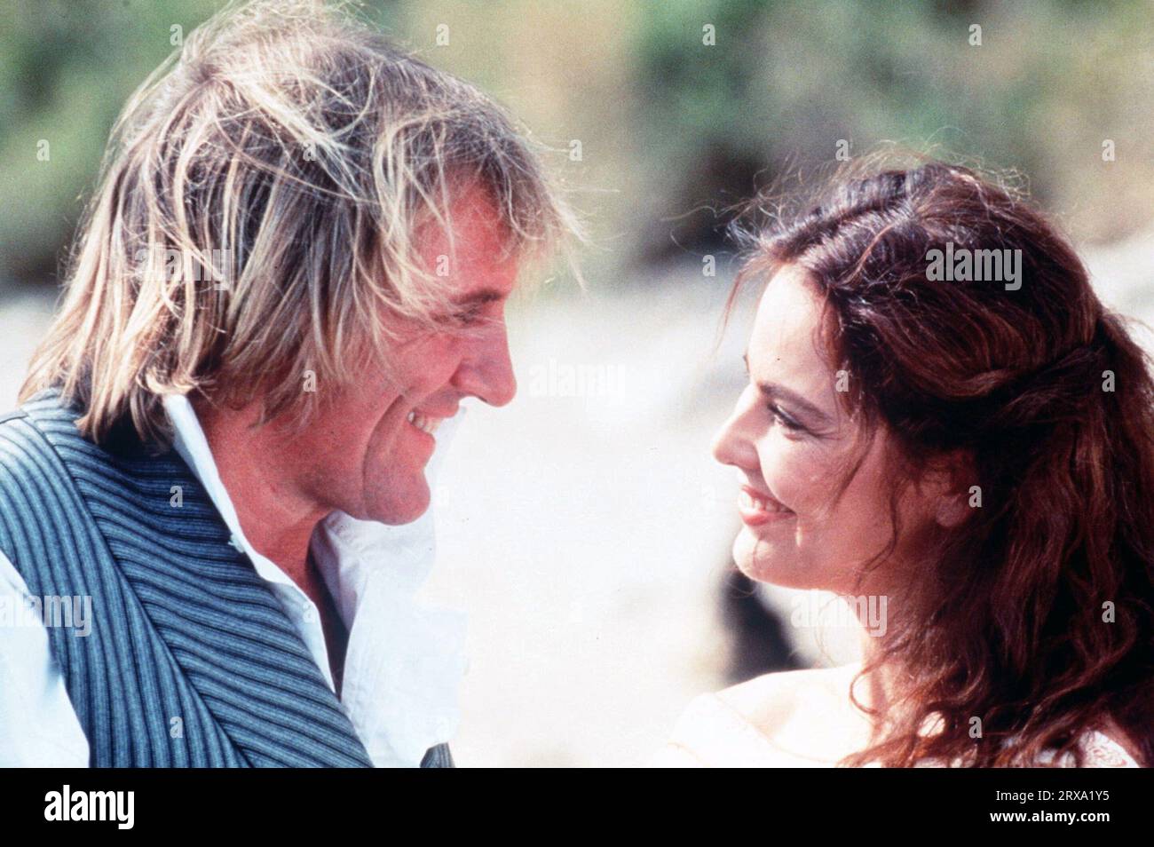 GERARD DEPARDIEU e ORNELLA MUTI ne IL CONTE DI MONTE CRISTO (1998) - titolo originale: LE COMTE DE MONTE CRISTO-, diretto da JOSEE DAYAN. Crediti: Taurus Film / Mediaset / album Foto Stock