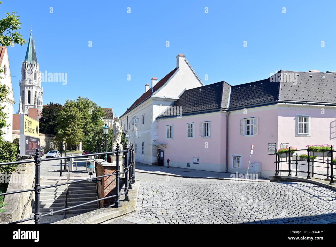Klosterneuburg, bassa Austria, Austria. Il Johannes Bridge è stato rinnovato per la prima volta nel 1408 Foto Stock