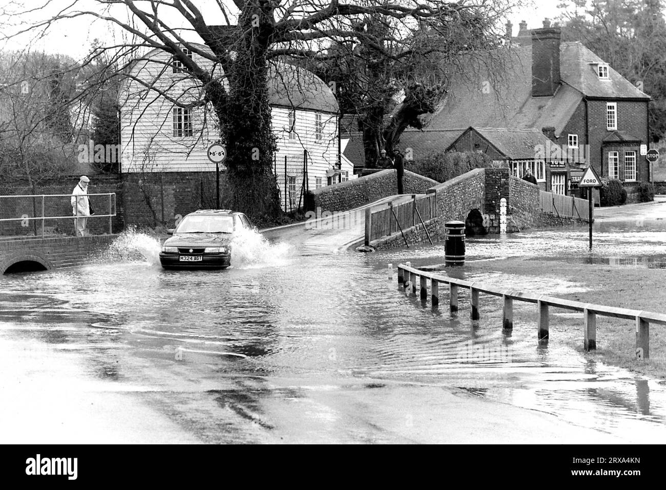 Inondazione del fiume Darent Eynsford, Kent, giugno 1995 Foto Stock