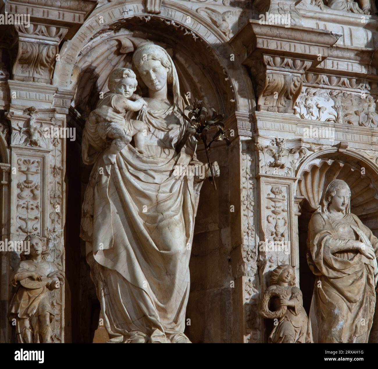 Damià Forment / Retablo Mayor, 1529, alabastro, Monasterio de Poblet. Autore: DAMIA FOMENT. Foto Stock