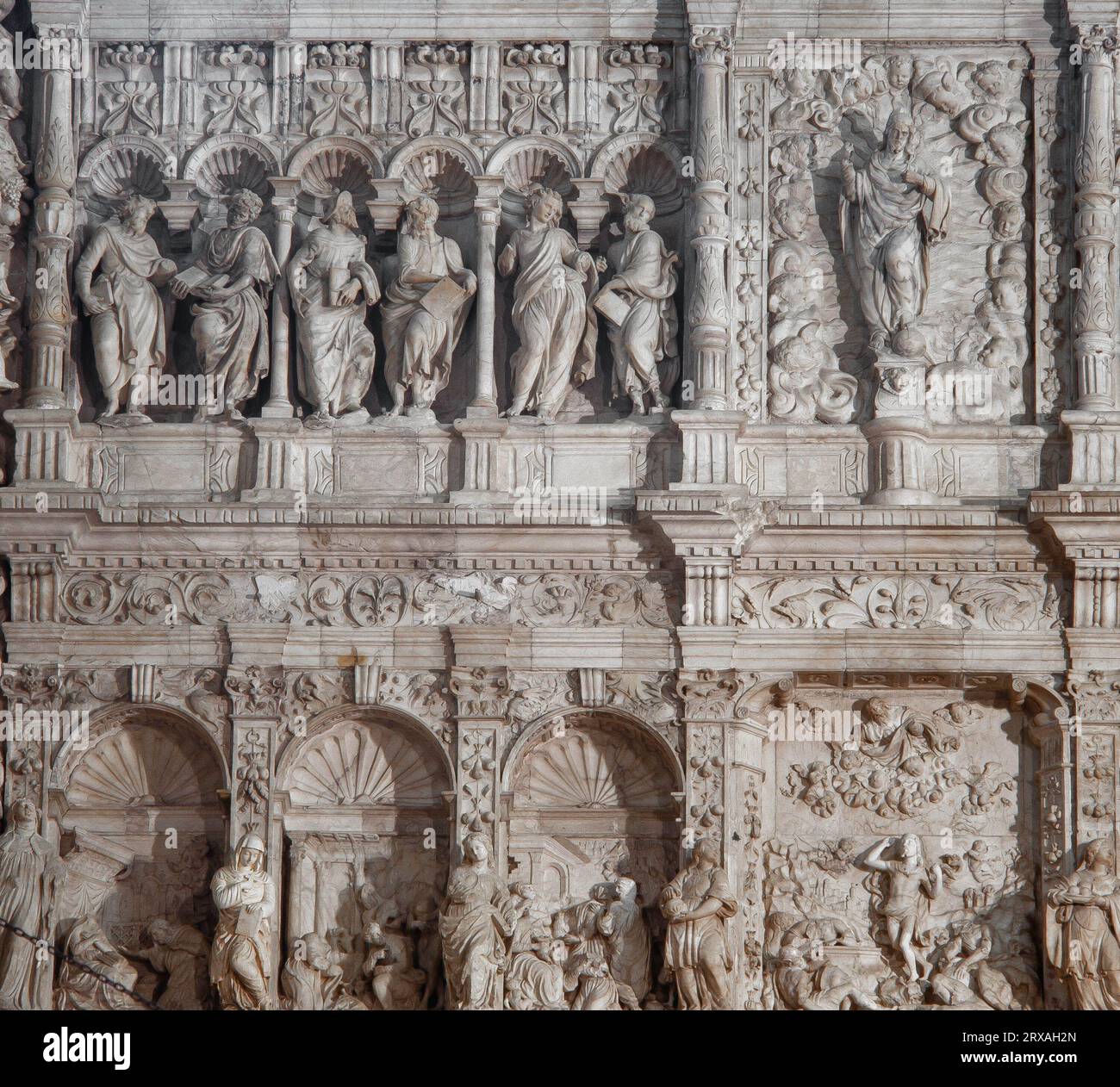 Damià Forment / Retablo Mayor, 1529, alabastro, Monasterio de Poblet. Autore: DAMIA FOMENT. Foto Stock
