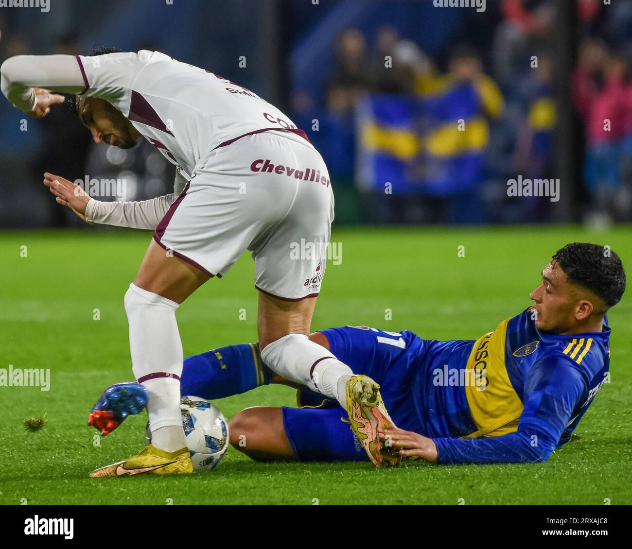 Buenos Aires, Argentina. 23 settembre 2023. Ezequiel 'equi' Fernandez del Boca Juniors durante la partita di Liga Argentina tra Boca Juniors e CA Lanus giocata allo Stadio la Bombonera il 23 settembre 2023 a Buenos Aires, in Spagna. (Foto di Santiago Joel Abdala/PRESSINPHOTO) crediti: PRESSINPHOTO SPORTS AGENCY/Alamy Live News Foto Stock
